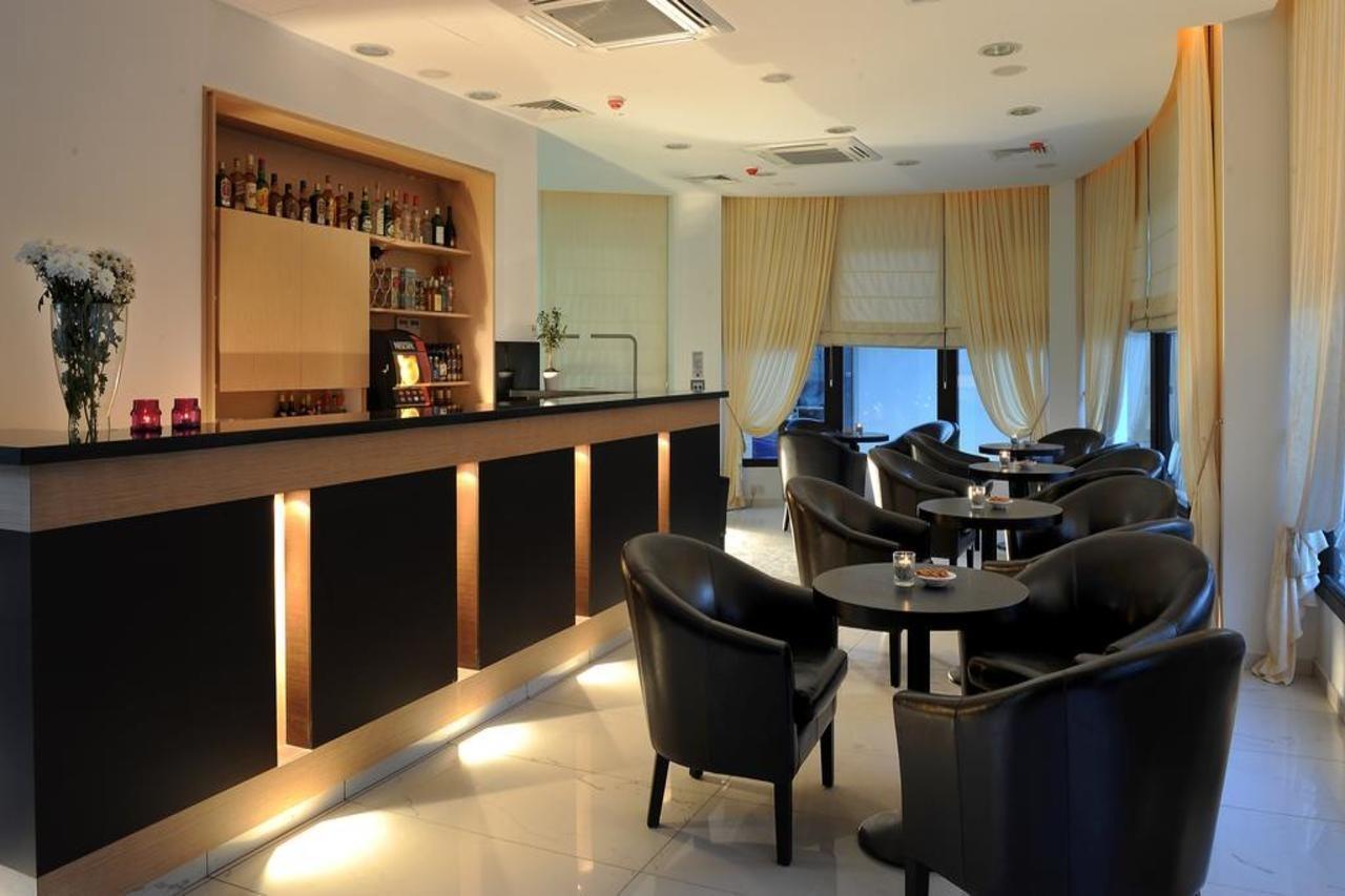 Royiatiko Hotel Никозия Екстериор снимка