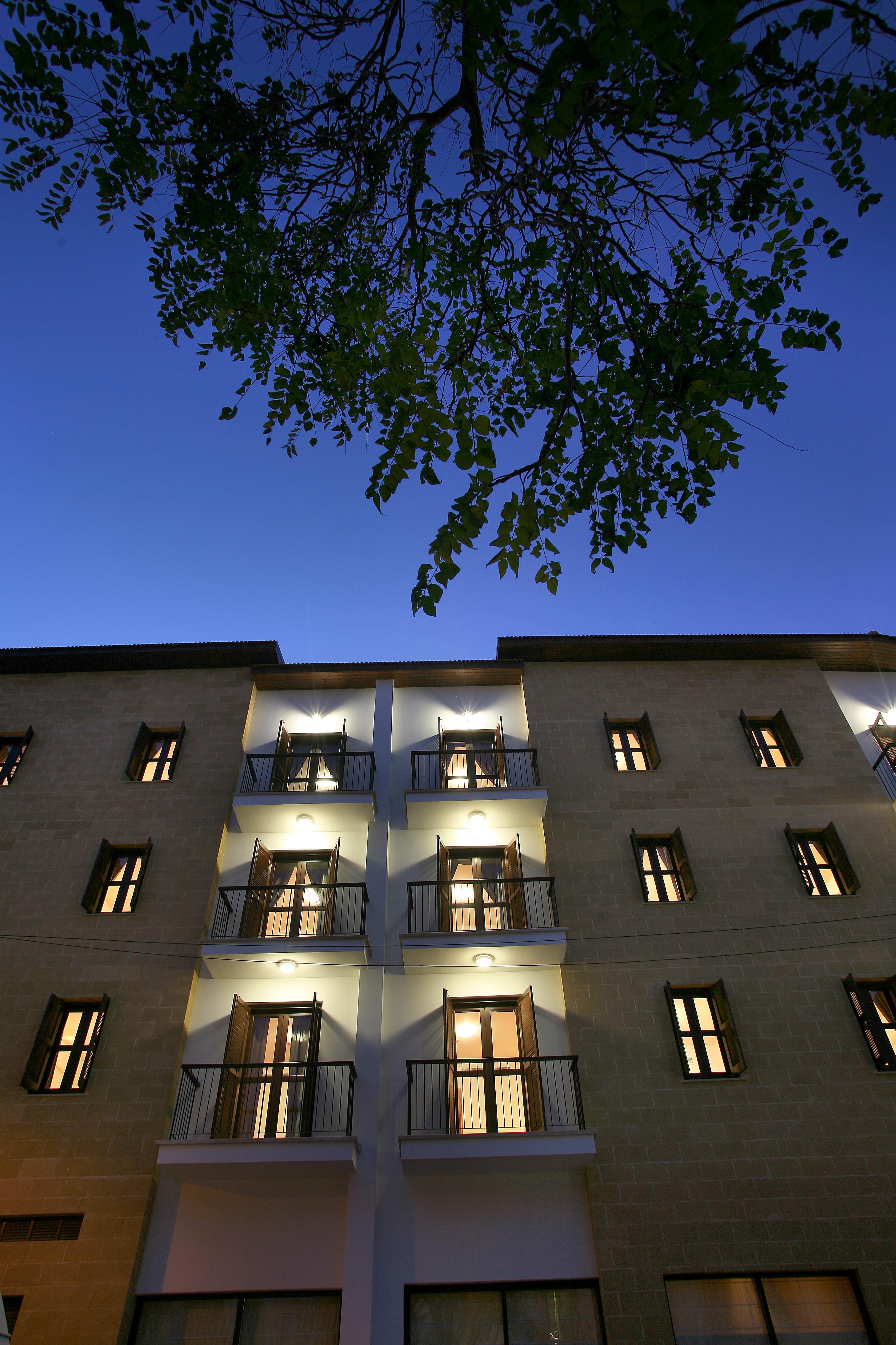 Royiatiko Hotel Никозия Екстериор снимка