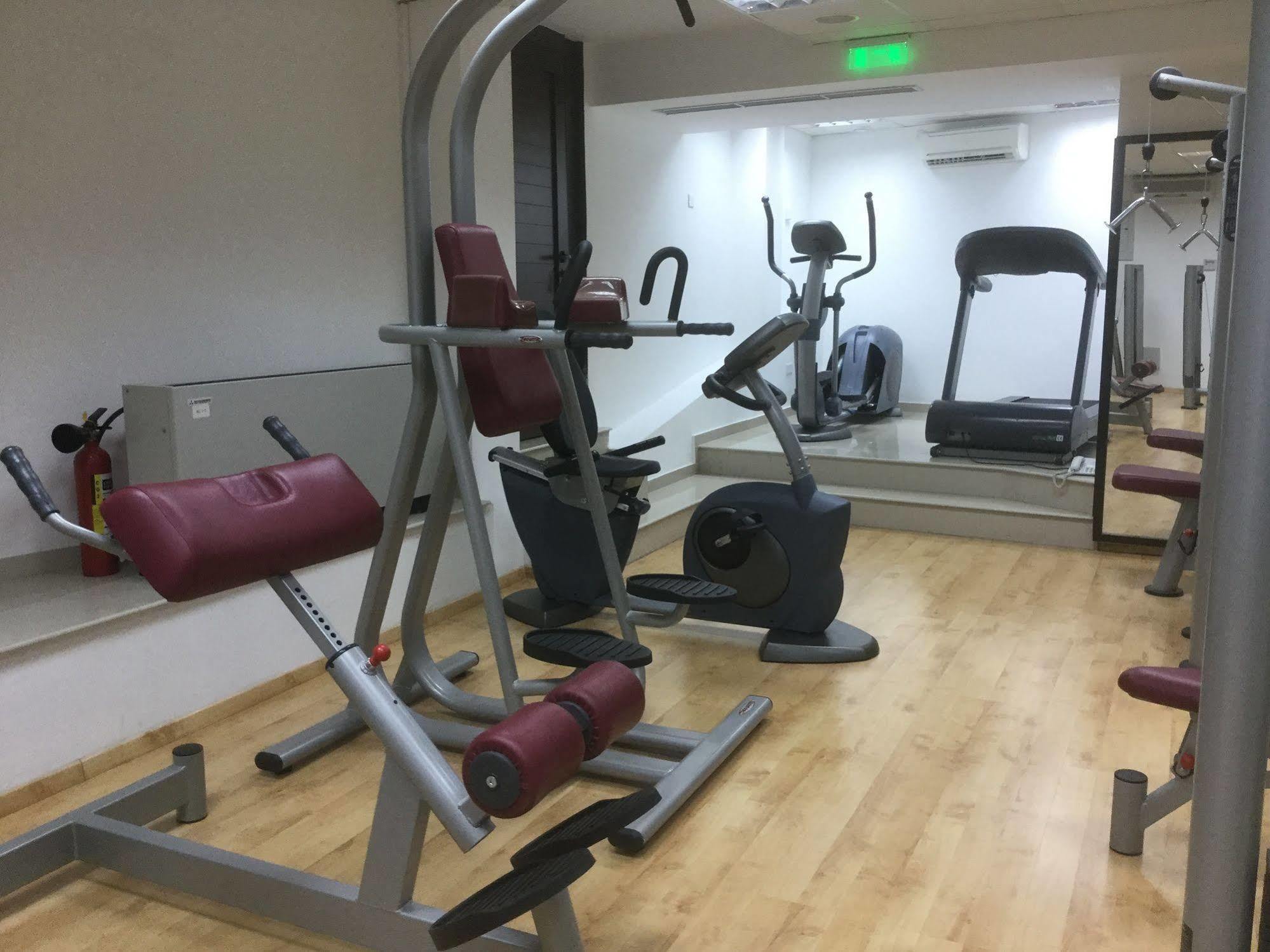 Royiatiko Hotel Никозия Екстериор снимка